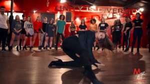 | Stevie Dorè - Kitty box | Choreography by Yanis Marshall |