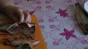 Рыба соленая в рассоле