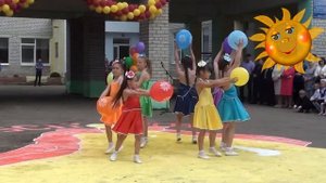 Танец в исполнении младших классов школы пос.Крылово "Радуга желаний"