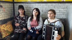 От людей на деревне не спрятаться//Песня под гармонь