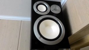 мощный музон и YAMAHA NS 6490