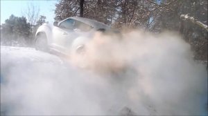 Ниссан Джук, горка снег.