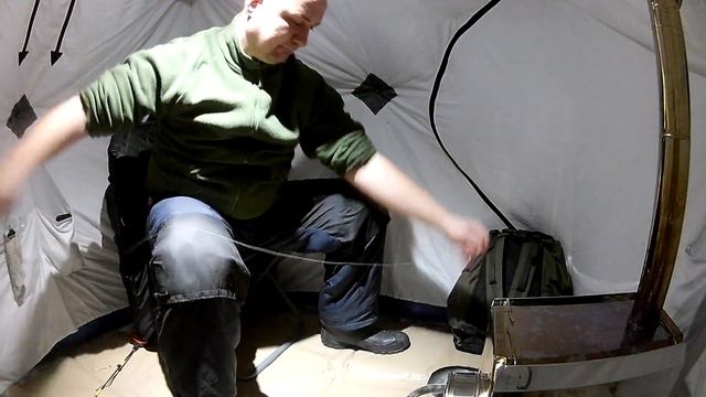 Дровяная печь ТУРИСТ в двухслойной палатке ПИНГВИН ПРИЗМА. + Рыбалка на рипуса на глубине 21 метр. смотреть онлайн