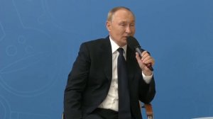 Путин_ Члены моей семьи свободно говорят на китайском языке.