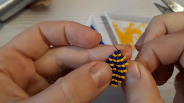 Сердечко из бисера легко и просто. 14 февраля. Брелок Сердце
