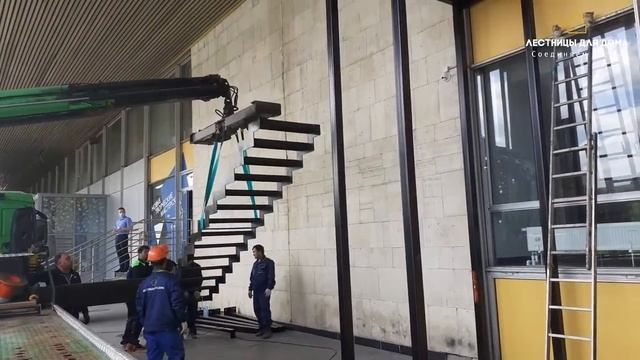 Монтаж пожарной лестницы в Третьяковской галерее смотреть онлайн