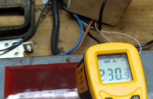 Гибкая греющая пластина 12 В, 49 Вт, 230°С.