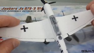 Сборная модель немецкого самолета Ju 87D-3 Stuka 1/72.