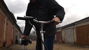 За рулем мотосамоката "вектор".