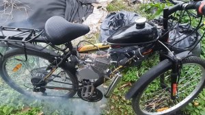 Веломотор f80, установленный на велосипед.