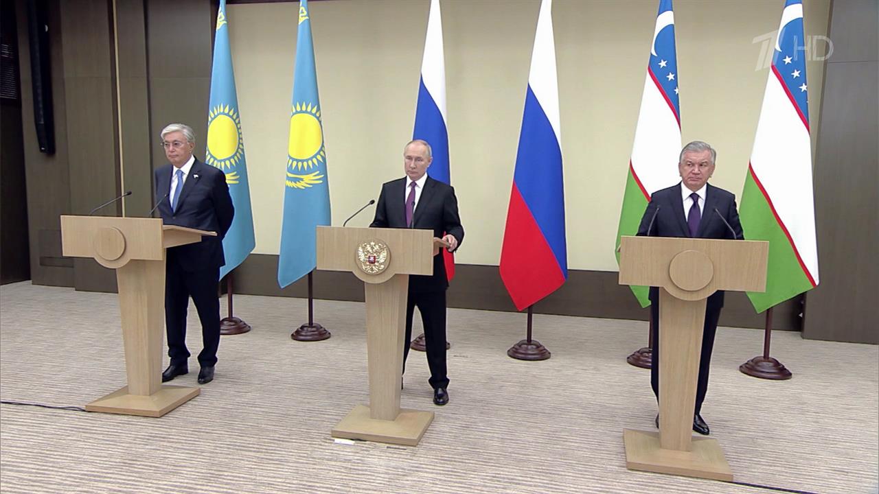 Президенты трех стран дали старт поставкам российского газа в Узбекистан и Казахстан