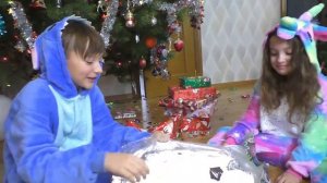 Сиреноголовый НЕ ОДИН !  СИРЕНОГОЛОВЫЙ стал как Санта и принес подарки ?