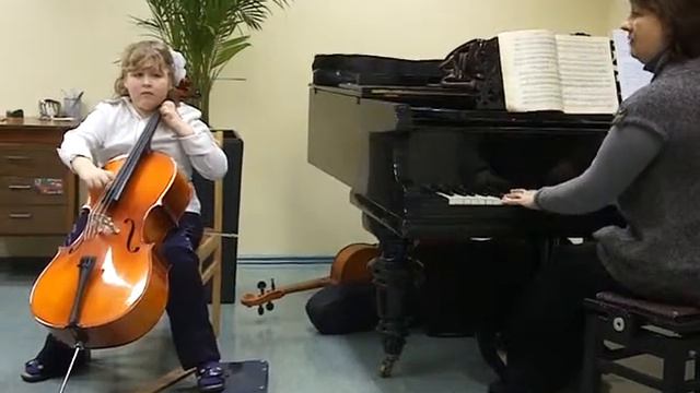 Концерт для родителей, 1-й класс ДМШ, виолончель. Рига,16/12/2013. смотреть онлайн