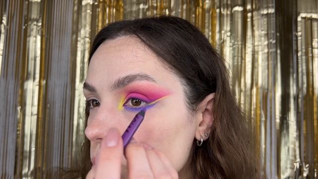 Dope или не Dope? Обзор пигментов! Часть 2 #ugolekmakeup #dope #обзорпигментов #ежовастайлпигменты смотреть онлайн