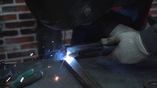 ДЕЛАЕМ ЛАВОЧКУ с помощью СВАРОЧНОГО АППАРАТА HAMER MIG 250 Synergic