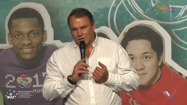 19:45 МСК | Встреча с Петром Толстым, журналистом, заместителем Председателя Госдумы РФ смотреть онлайн