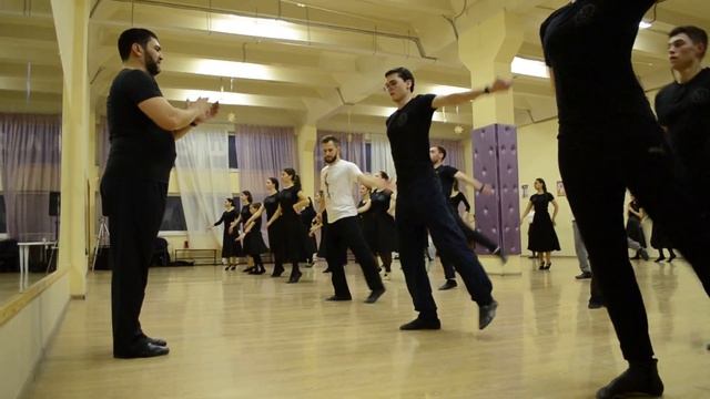 Школа адыгского танца Анзора Шорова. Ансамбль 'Черкесия'. Москва смотреть онлайн