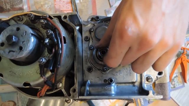 Сборка двигателя мотоцикла Минск | Коробка сцепление и поршневая |Реставрация Минчера :) Часть 4 смотреть онлайн