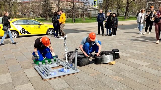 Музыкальные инструменты из мусора. Группа Экология мысли