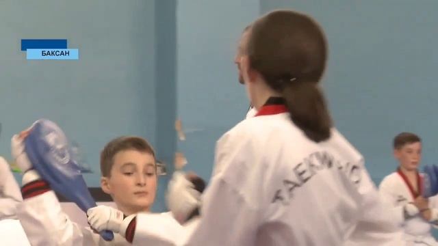 Секция тхэквондо СШ им. Шаова.
Тренер - Анзор Озроков.