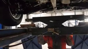 Работа траверсы на подъёмнике