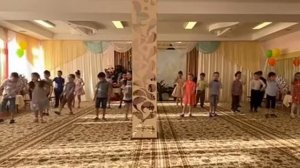 Танец Далеко от мамы