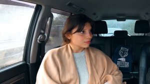 ПРИТВОРИЛСЯ НИЩИМ, НО В КОНЦЕ ПОКАЗАЛ МНОГО ДЕНЕГ - Пранк И Реакция СОДЕРЖАНКИ