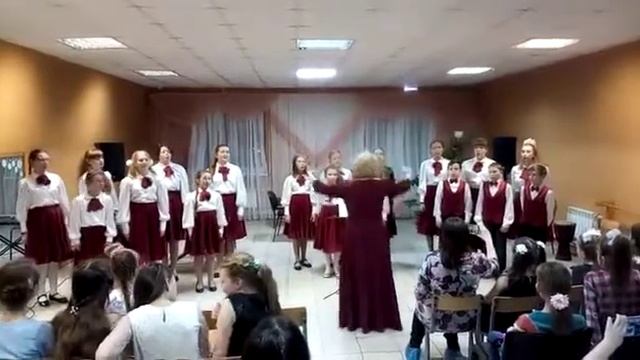 Мусоргский "Картинки с выставки. Прогулка"  ДДШИ отделение в г Яхрома / хоровой ансамбль Концертино смотреть онлайн