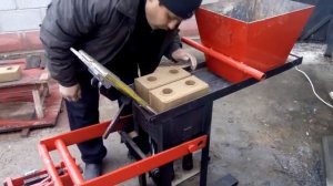 механический станок Лего на 2 кирпича