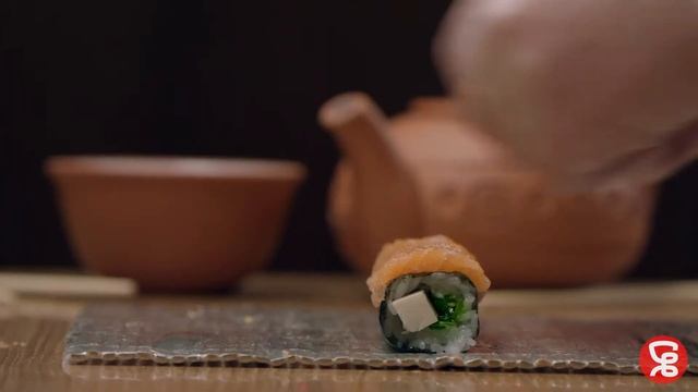 Готовим ролл с лососем: сяке оригами маки. смотреть онлайн