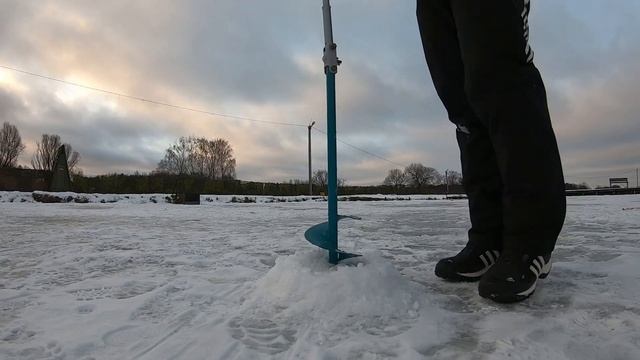 Зимняя рыбалка в ЗАО «ГЖЕЛКА» / Ловля форели на ВИБы и пасту. смотреть онлайн