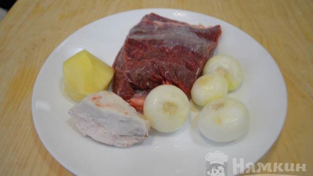 Манты с говядиной в мантоварке