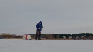 РЫБАЛКА ПО "ТОНКОМУ" ЛЬДУ! ПРЕДНОВОГОДНИЕ СЮРПРИЗЫ.