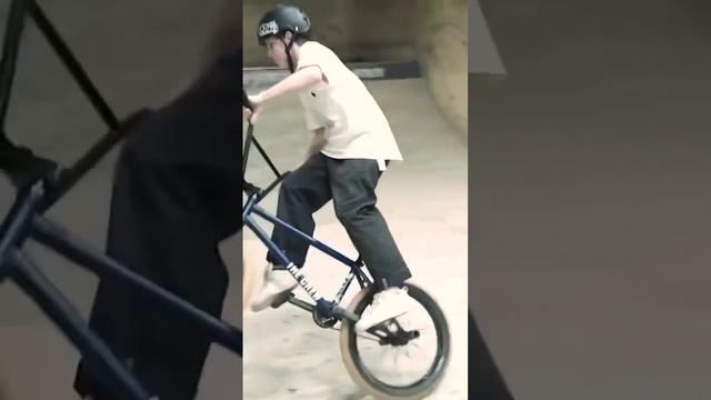 BMX тренировка в стриту. Полный выпуск на канале! #bmx #bmxшкола