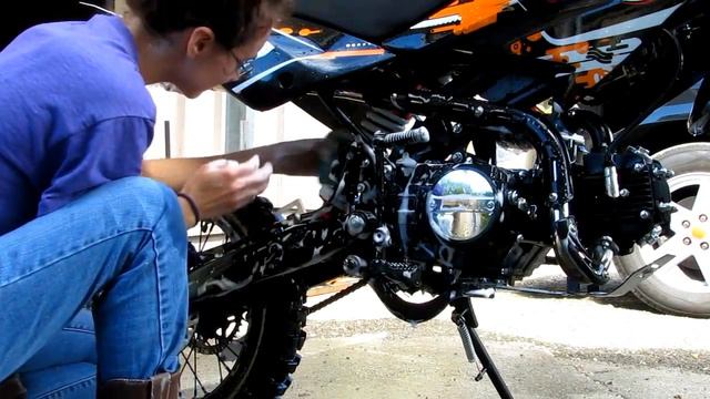 How to Wash A Pit Bike (Tao-Tao 125cc) смотреть онлайн