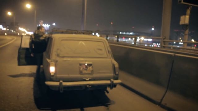 КУПИЛИ ВАЗ-2102 В ГАРАЖЕ ЗАБРОШЕННЫХ МАШИН - Русский Ресейл