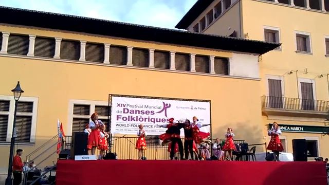XIV World Folk Dance Festival, Mallorca - "Narodnye Uzori" from St. Petersburg, Russia смотреть онлайн