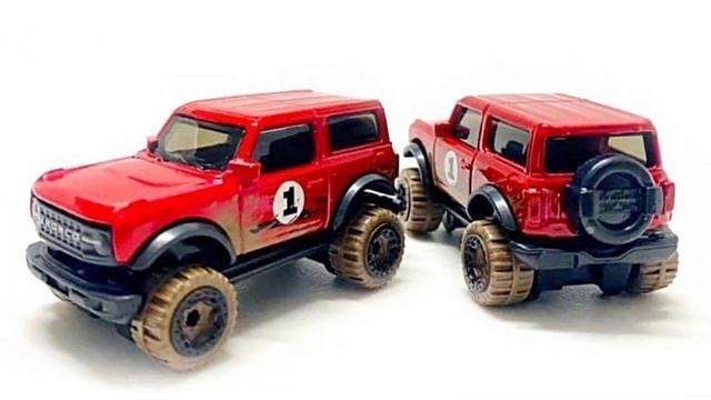 HW 2022 Premium Boxed Set, Team Transport, Audi ETron, VW Squareback, Bone Shaker Larrywood.