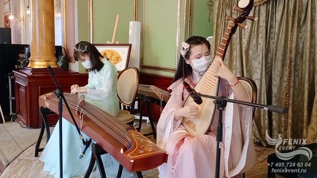 Китайские музыканты на праздник на встречу гостей - артисты на китайский новый год в Москве.