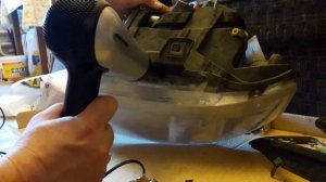 Разбор фары Ауди А6 в кузове С5.