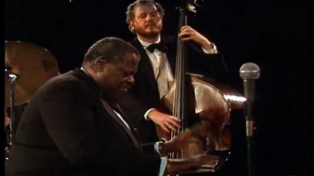 Oscar Peterson Trio - The Berlin Concert - Salute to Bach смотреть онлайн