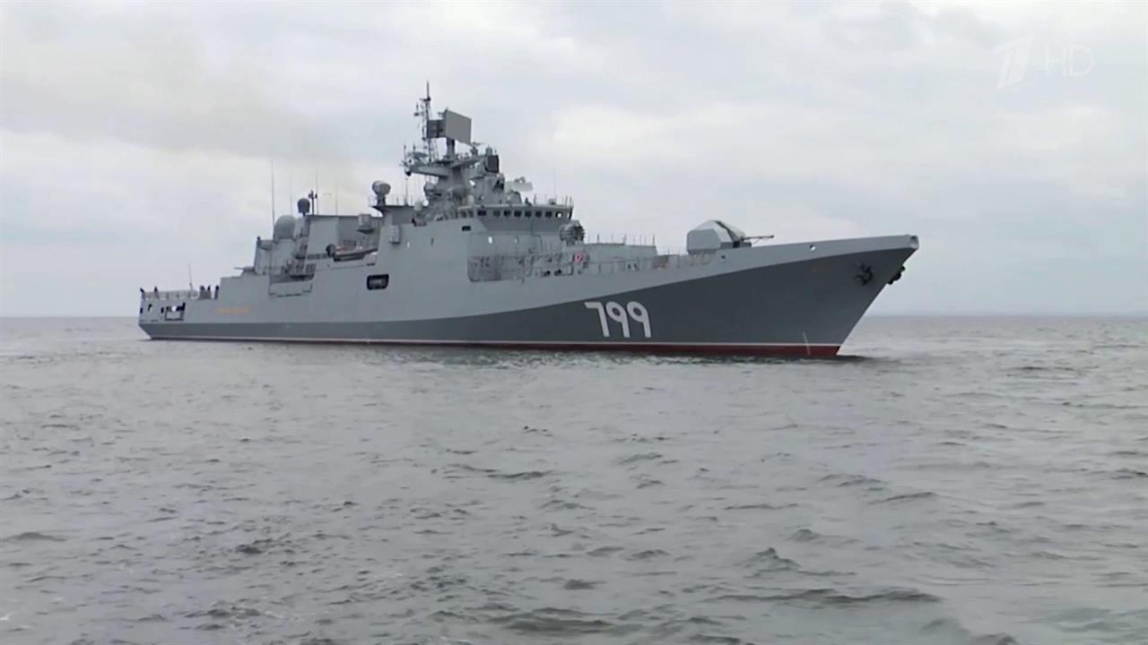 Корабль "Адмирал Макаров", третий из серии новейших сторожевиков, принят в состав ВМФ