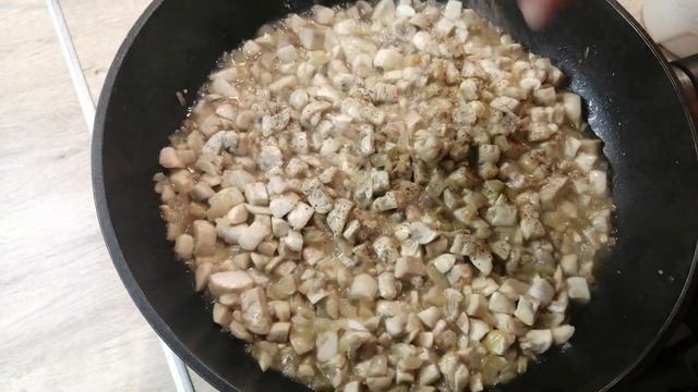 Грибной салат с картофелем пай | Салат с грибами |ВКУСНОДЕЛ смотреть онлайн