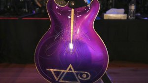 Steve Vai on a Hollowbody | Rig Rundown Trailer