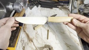 Пара кухонных ножей из разных сталей…