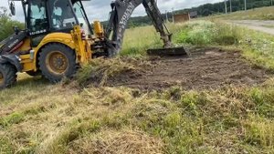 Срезка корневища травы планировочным ковшом