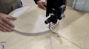 Удивительная идея из фанеры. Такой табурет не купить в магазине.