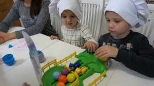 Щенячий патруль и Шопкинс набор для выпечки Cupcake kit Печем кексы и играем в и