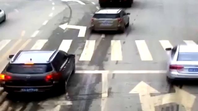 Невнимательность на дороге и к чему она приводит смотреть онлайн