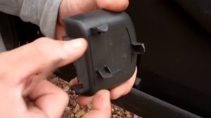 How to remove the interior front door card on Nissan Navara D40 Pathfinder Frontier